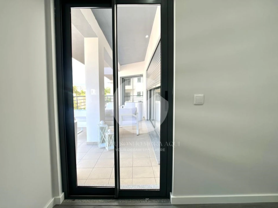 Apartamento T3 para Venda em Quelfes Foto 11