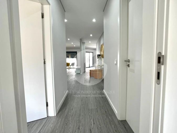 Apartamento T3 para Venda em Quelfes Foto 7