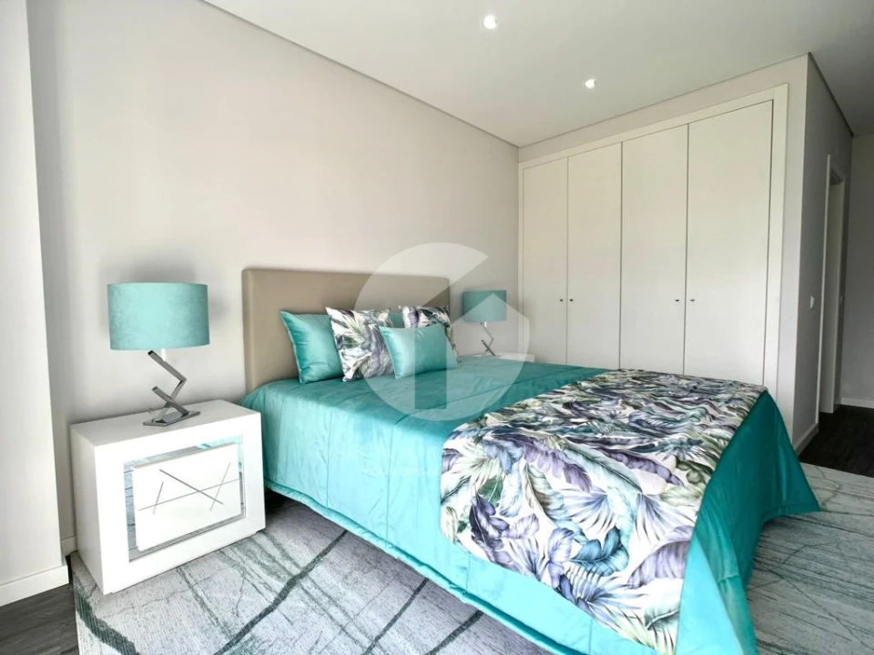 Apartamento T3 para Venda em Quelfes Foto 20