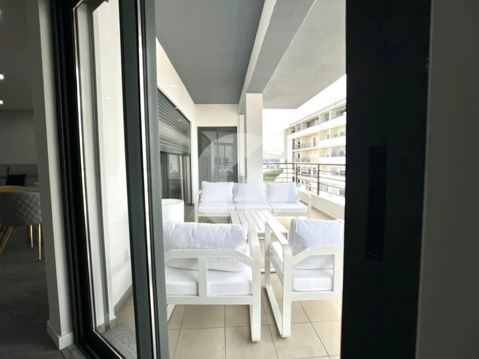 Apartamento T3 para Venda em Quelfes Foto 11