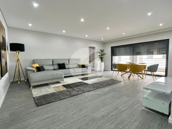 Apartamento T3 para Venda em Quelfes Foto 1