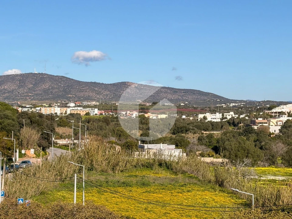 Apartamento T2 para Venda em Quelfes Foto 12