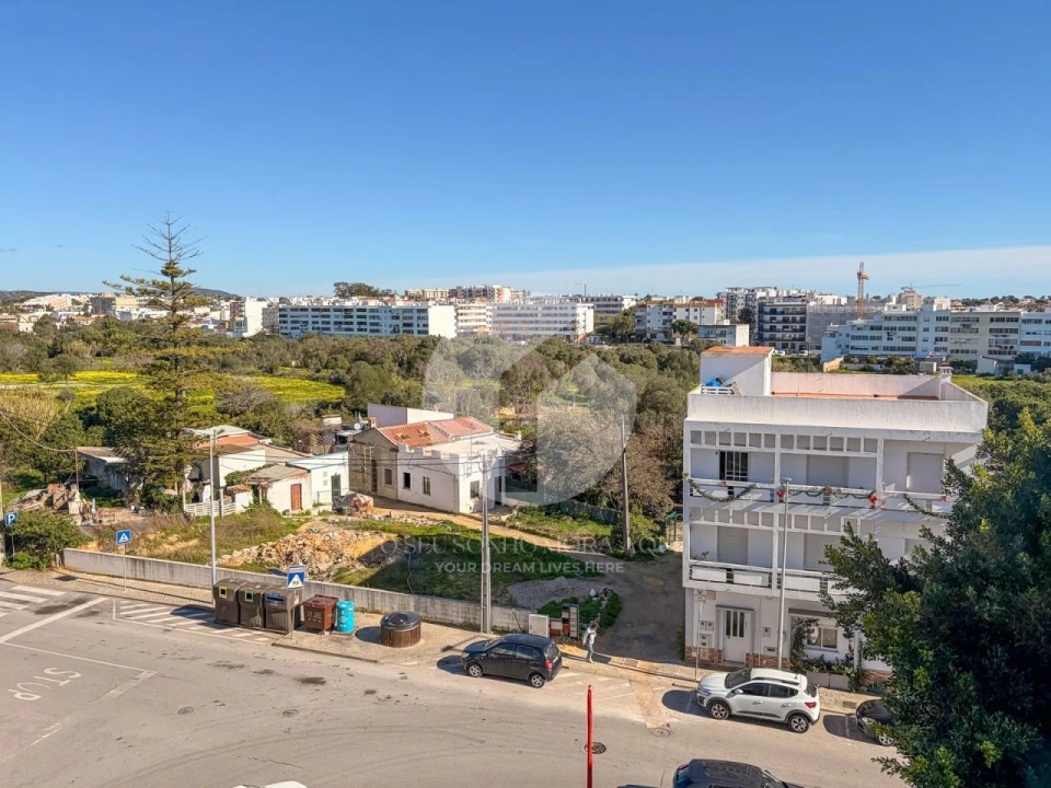 Apartamento T2 para Venda em Quelfes Foto 13