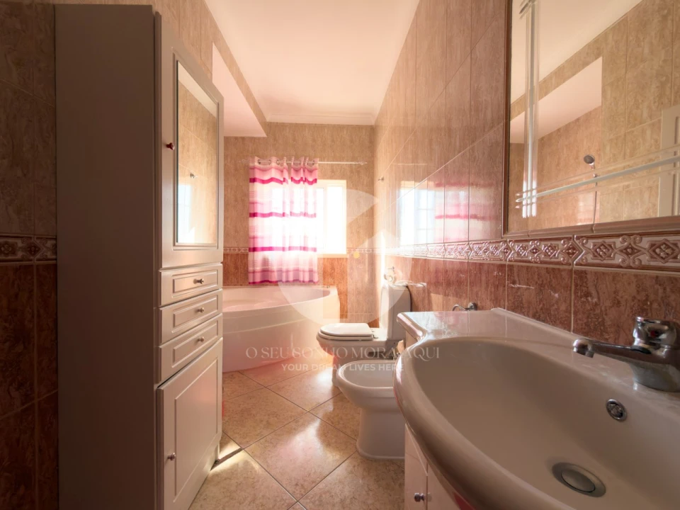 Moradia T5 para Venda em Pechão Foto 34