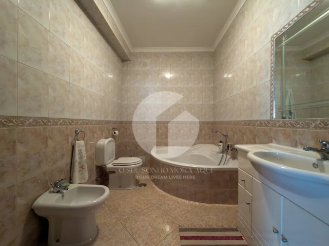 Moradia T5 para Venda em Pechão Foto 11