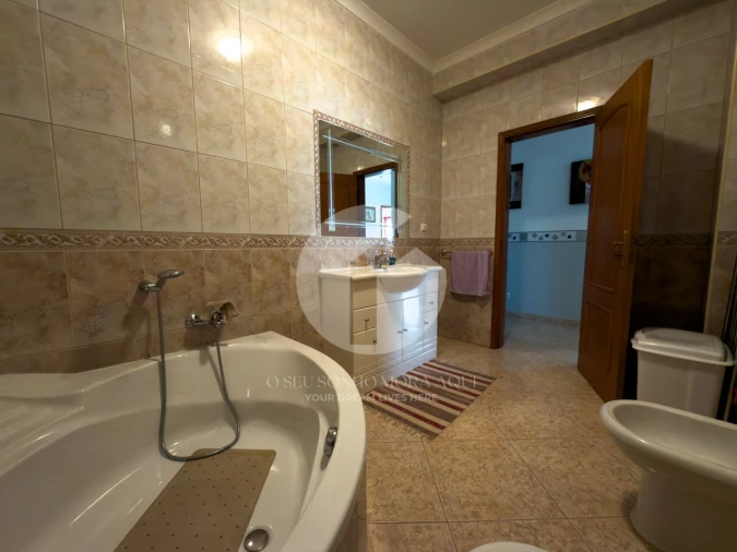 Moradia T5 para Venda em Pechão Foto 12