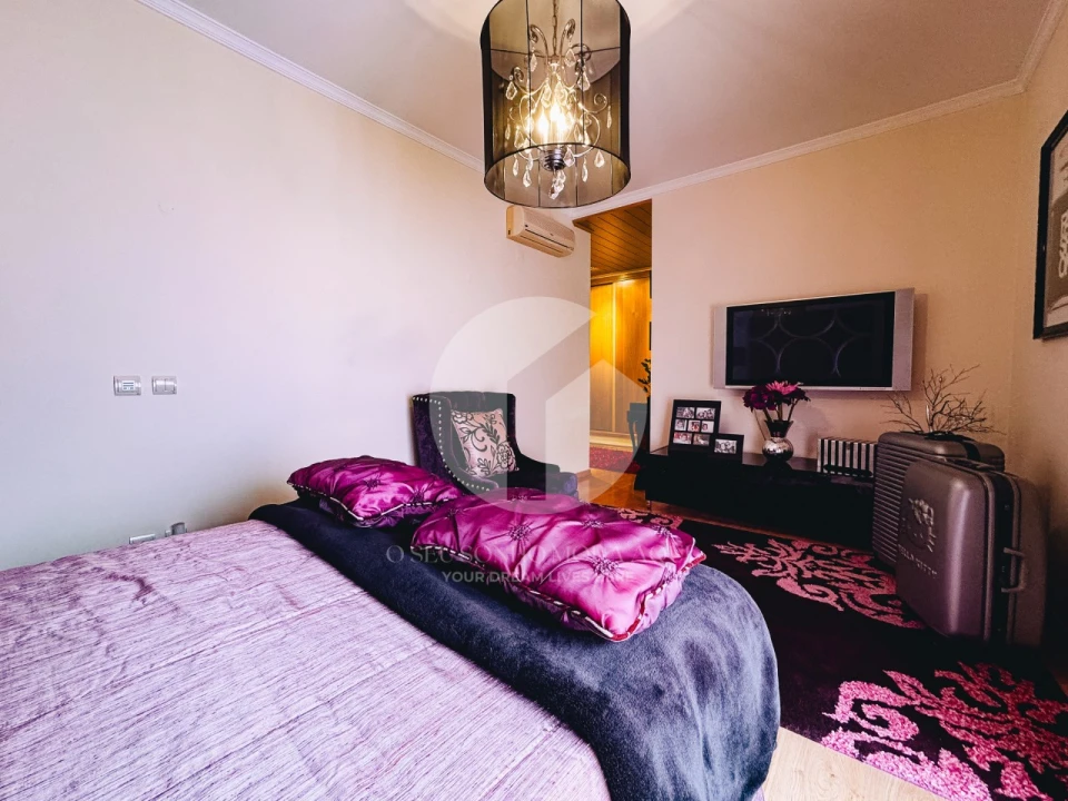 Moradia T4 para Venda em Quelfes Foto 24