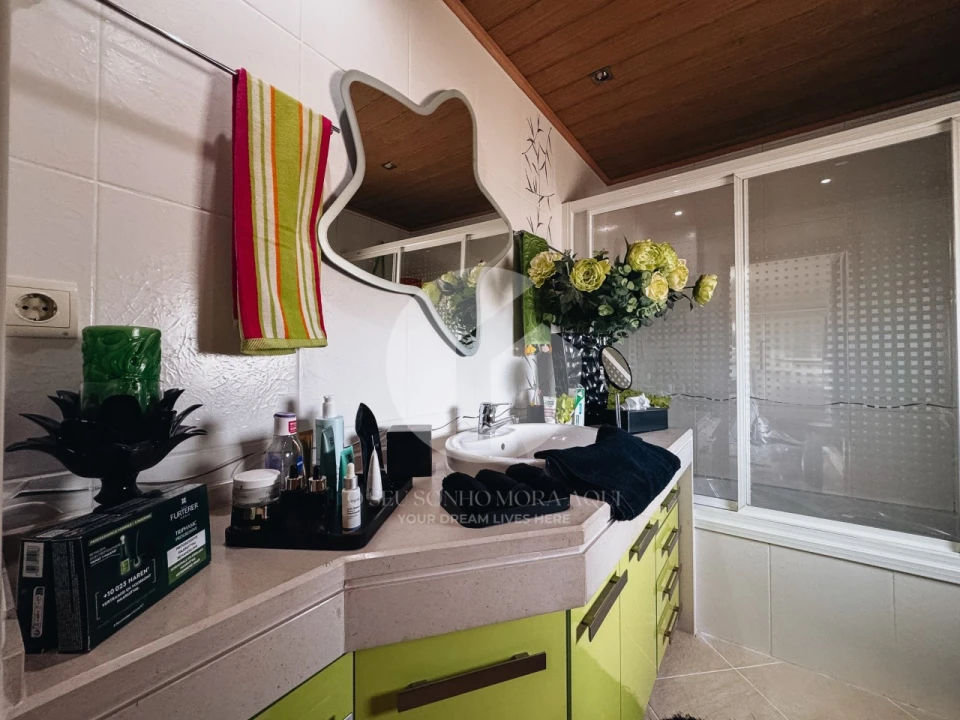 Moradia T4 para Venda em Quelfes Foto 31