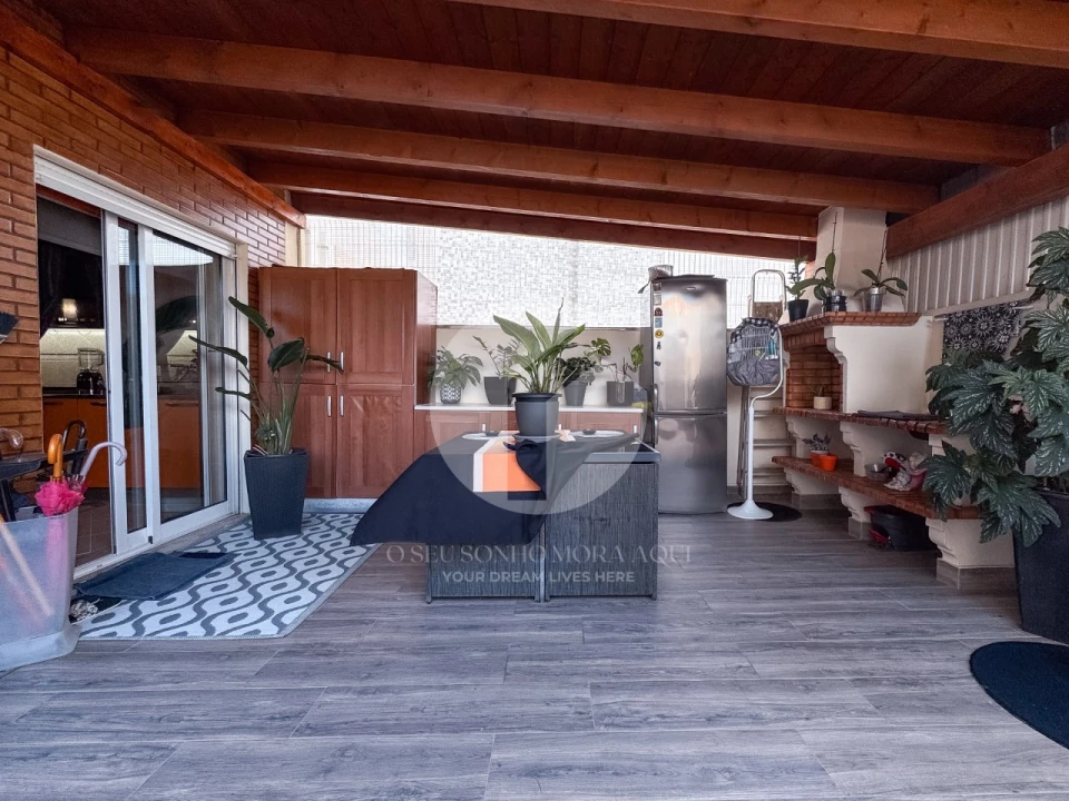 Moradia T4 para Venda em Quelfes Foto 34