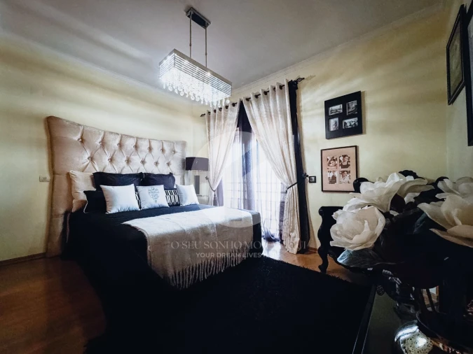 Moradia T4 para Venda em Quelfes Foto 25