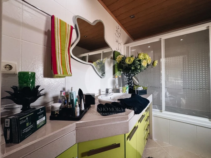 Moradia T4 para Venda em Quelfes Foto 31