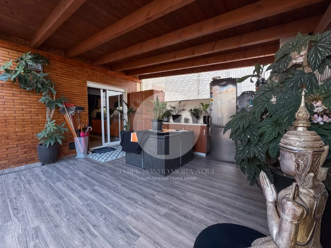 Moradia T4 para Venda em Quelfes Foto 33