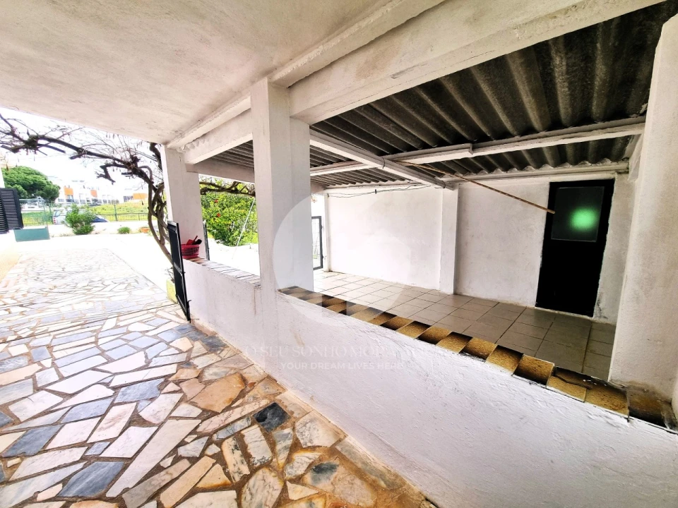 Moradia T2 para Venda em Quelfes Foto 7