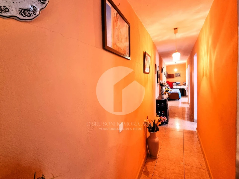 Moradia T2 para Venda em Quelfes Foto 16