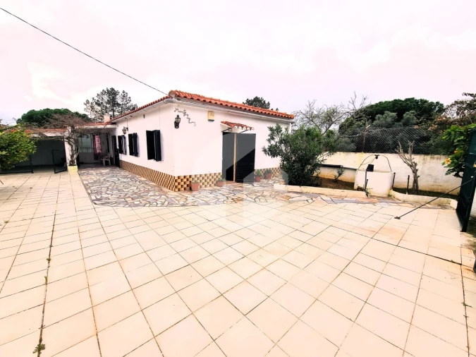 Moradia T2 para Venda em Quelfes Foto 2