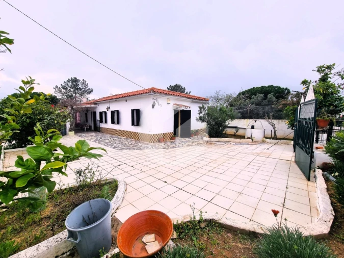 Moradia T2 para Venda em Quelfes Foto 4