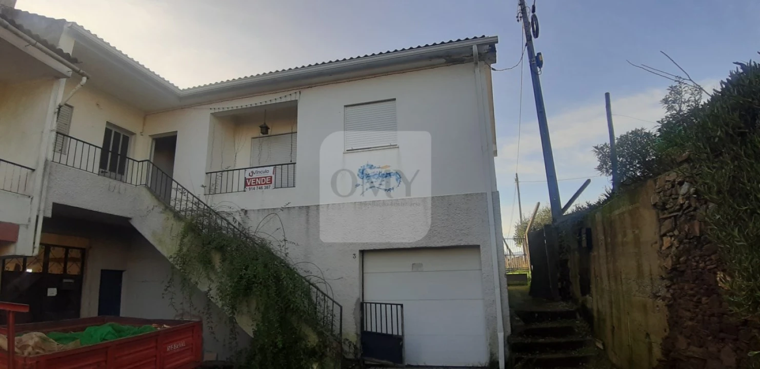 Moradia T3 para Venda em Abaças Foto 5