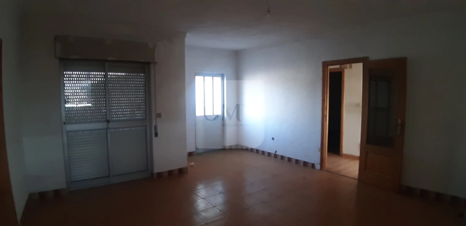 Moradia T3 para Venda em Abaças Foto 7