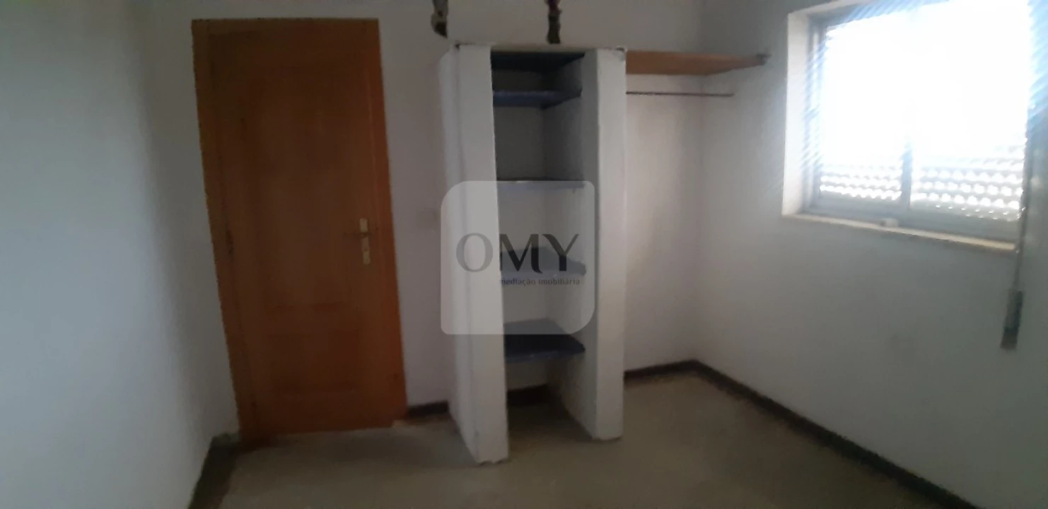 Moradia T3 para Venda em Abaças Foto 10