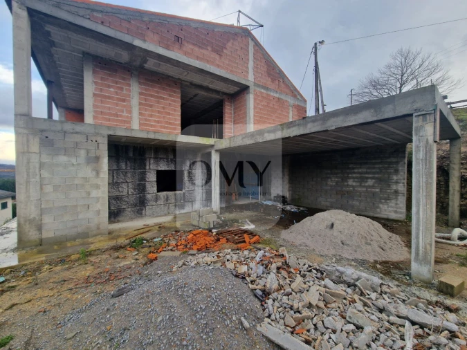 Moradia T3 para Venda em Adoufe e Vilarinho de Samardã Foto 2