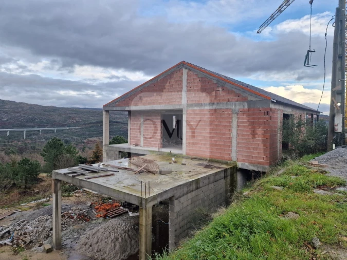 Moradia T3 para Venda em Adoufe e Vilarinho de Samardã Foto 6