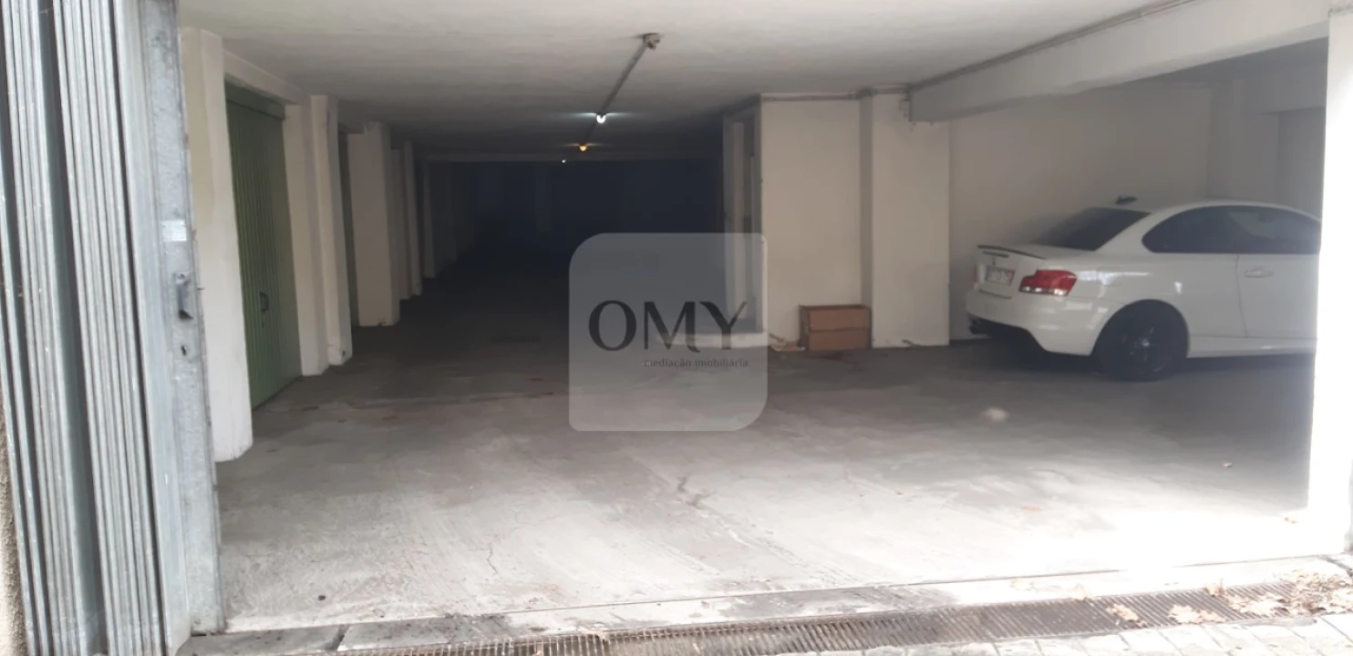 Garagem para Venda em Nossa Senhora da Conceição, São Pedro e São Dinis Foto 6