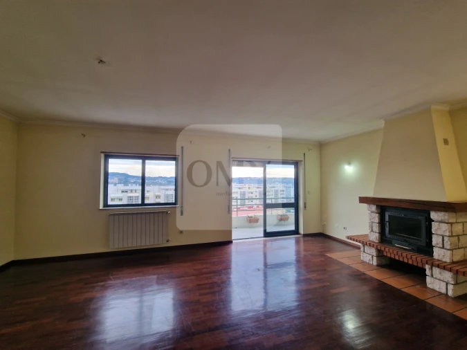 Apartamento T4 para Venda em Nossa Senhora da Conceição, São Pedro e São Dinis Foto 4