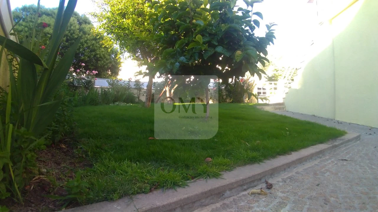 Moradia T4 para Venda em Mateus Foto 4