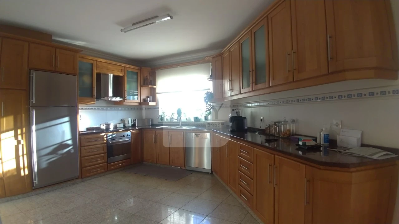 Moradia T4 para Venda em Mateus Foto 7