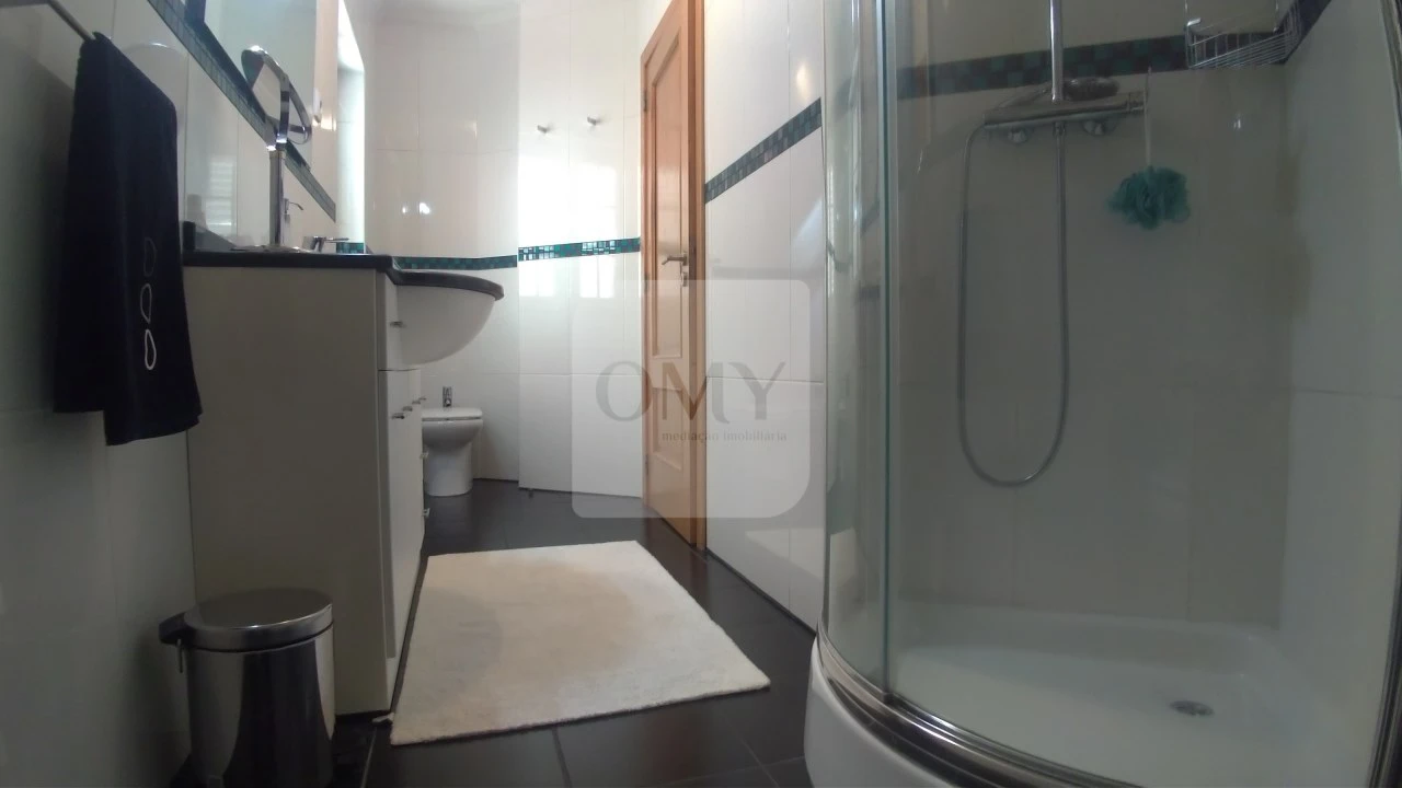 Moradia T4 para Venda em Mateus Foto 22