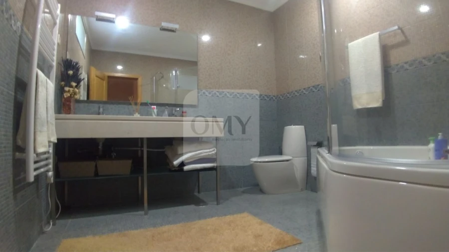 Moradia T4 para Venda em Mateus Foto 18