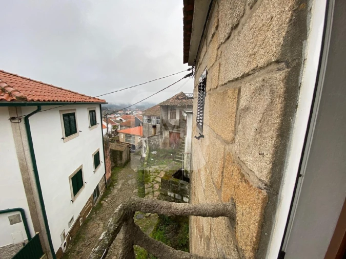 Moradia T2 para Venda em Sanfins do Douro Foto 6