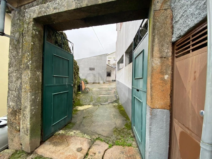 Moradia T2 para Venda em Sanfins do Douro Foto 2