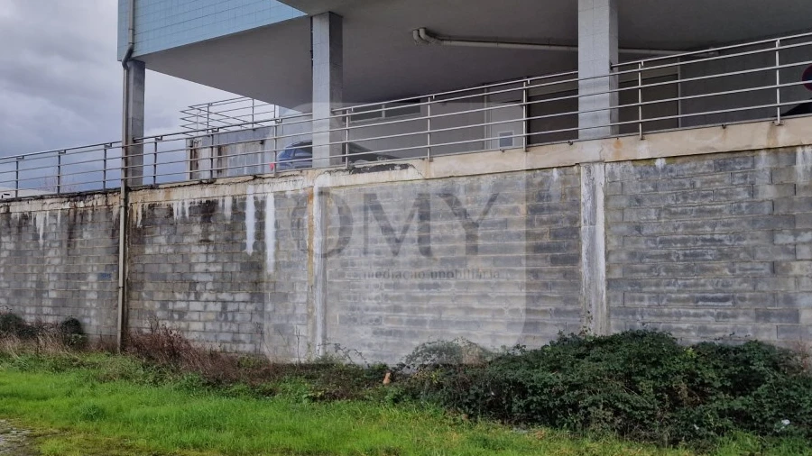 Armazém para Venda em Murça