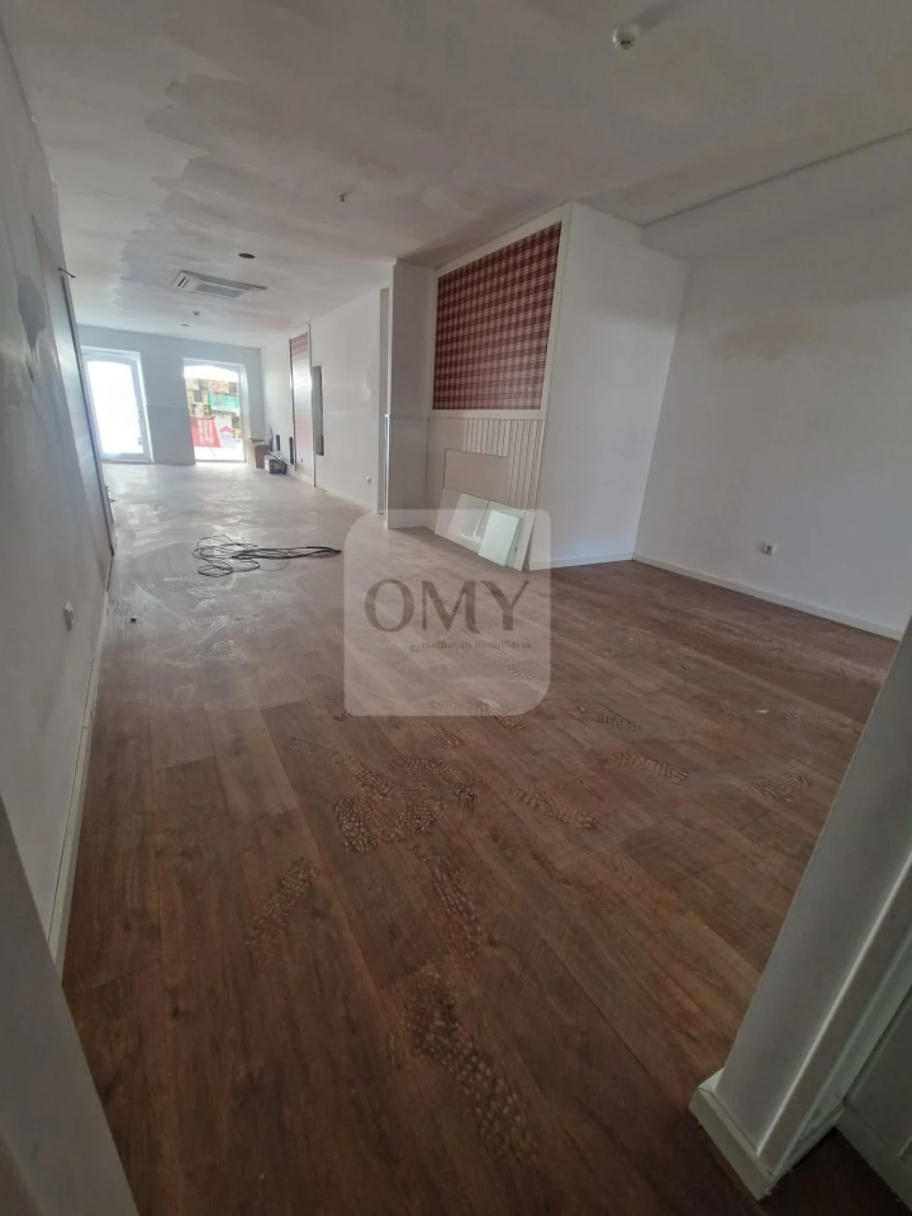 Loja para Arrendamento em Nossa Senhora da Conceição, São Pedro e São Dinis Foto 1