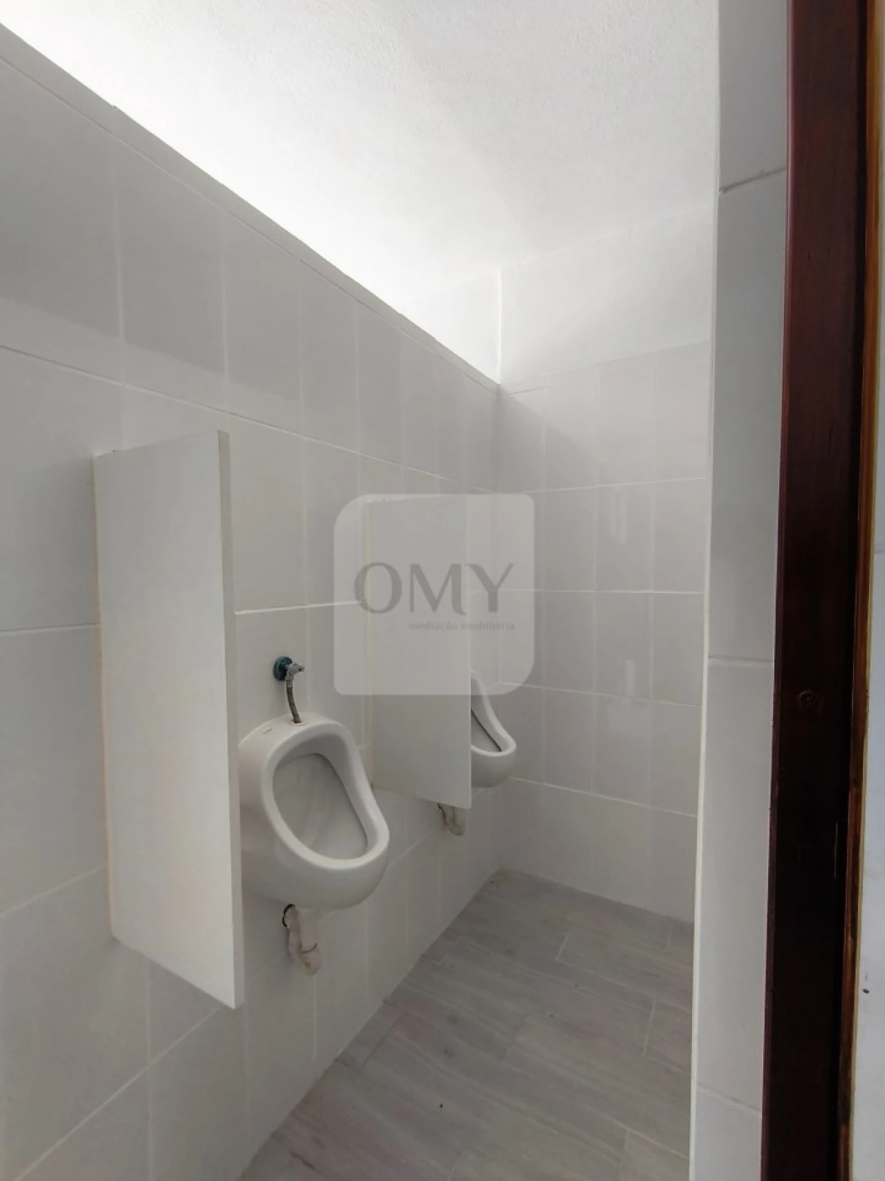 Armazém para Arrendamento em Constantim e Vale de Nogueiras Foto 7