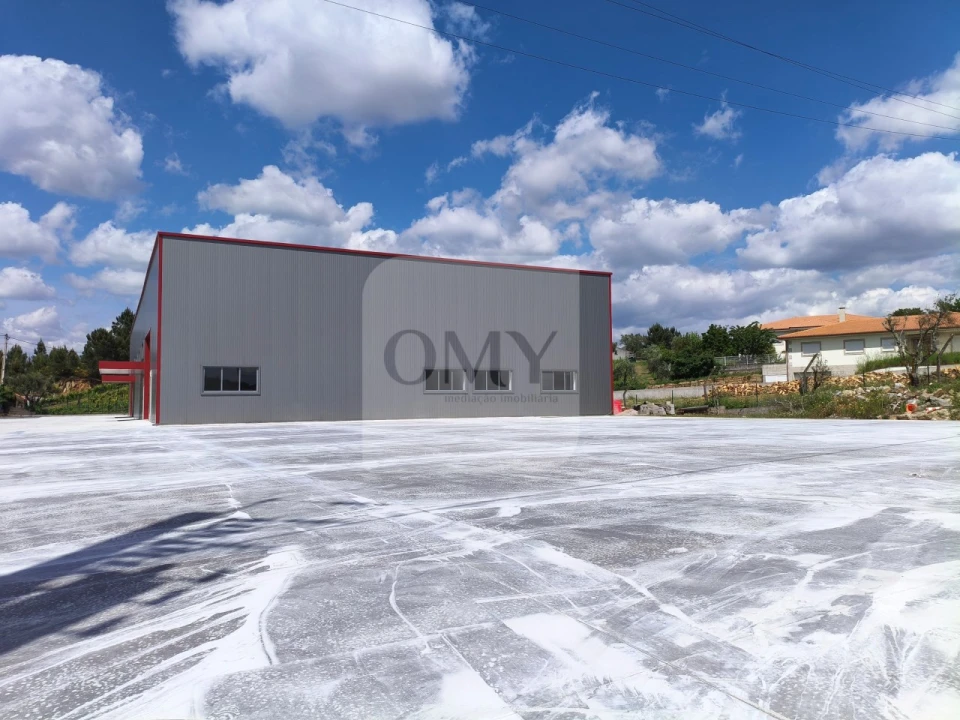 Armazém para Arrendamento em Constantim e Vale de Nogueiras Foto 10