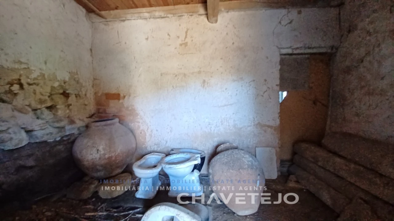 Moradia T3 para Venda em Casais e Alviobeira Foto 18