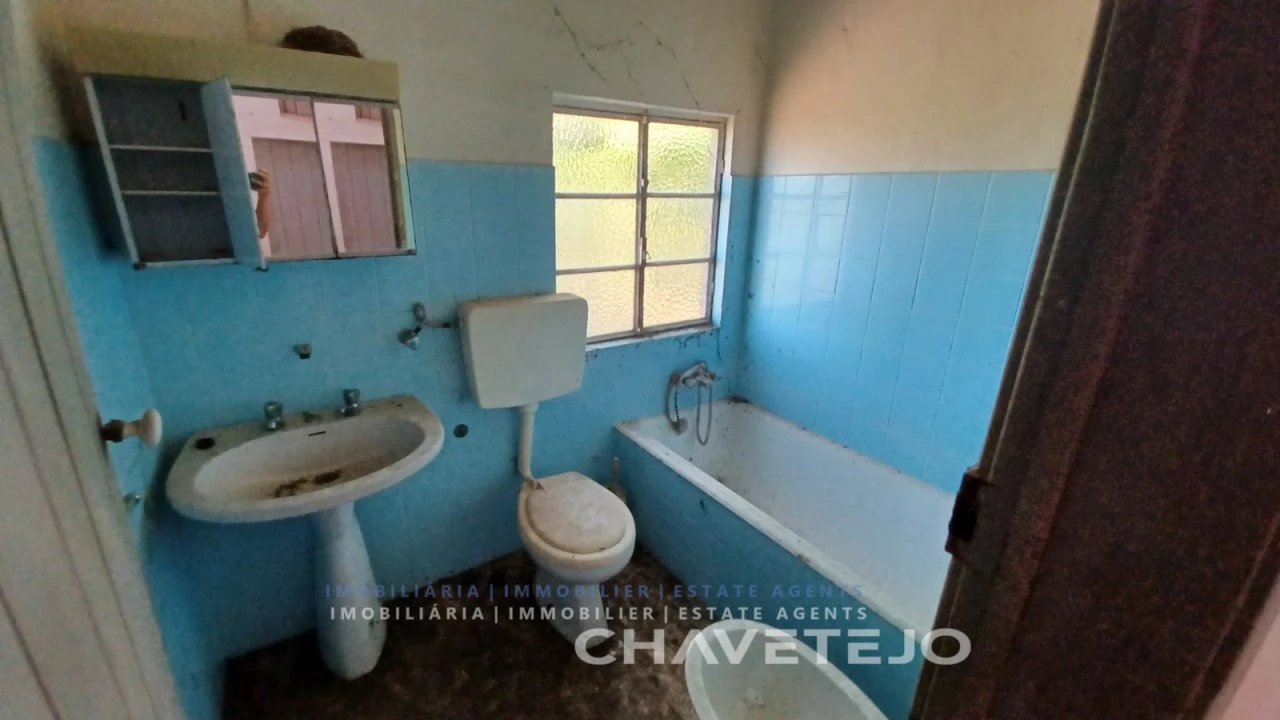 Moradia T3 para Venda em Casais e Alviobeira Foto 31