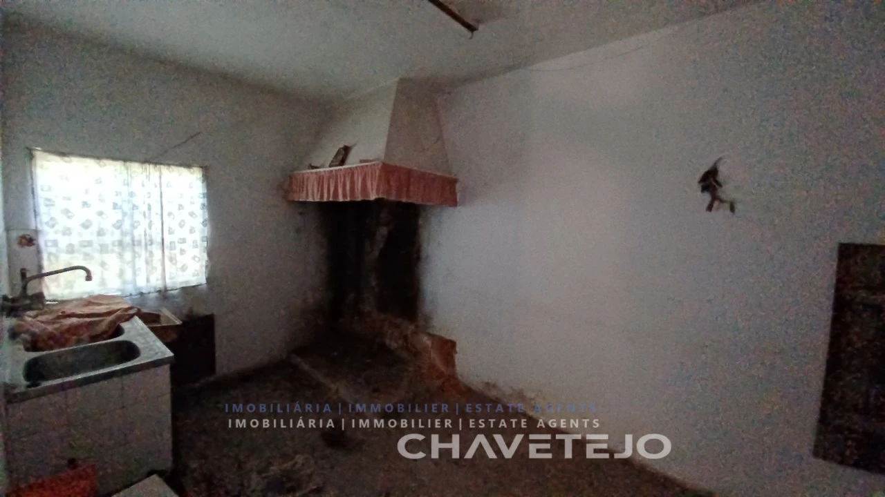 Moradia T3 para Venda em Casais e Alviobeira Foto 32