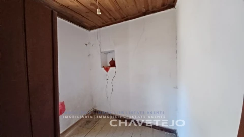 Moradia T3 para Venda em Casais e Alviobeira