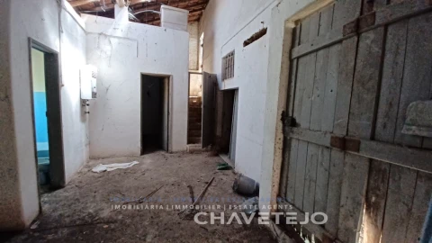 Moradia T3 para Venda em Casais e Alviobeira