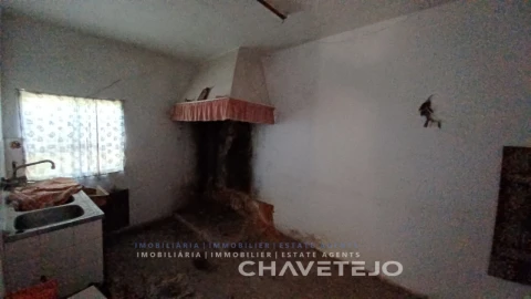 Moradia T3 para Venda em Casais e Alviobeira