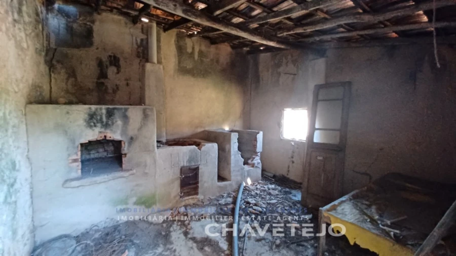 Moradia T3 para Venda em Casais e Alviobeira Foto 8