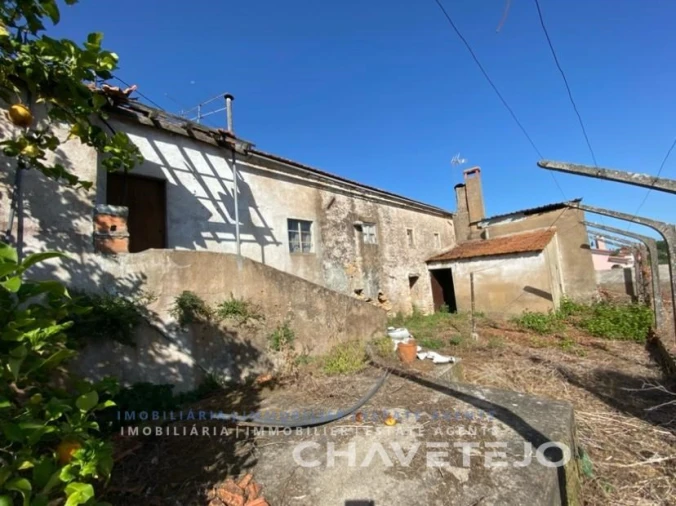 Moradia T3 para Venda em Casais e Alviobeira Foto 42