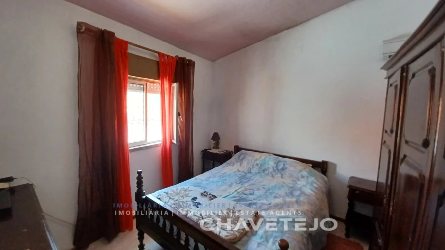 Moradia T1 para Venda em Além da Ribeira e Pedreira Foto 7