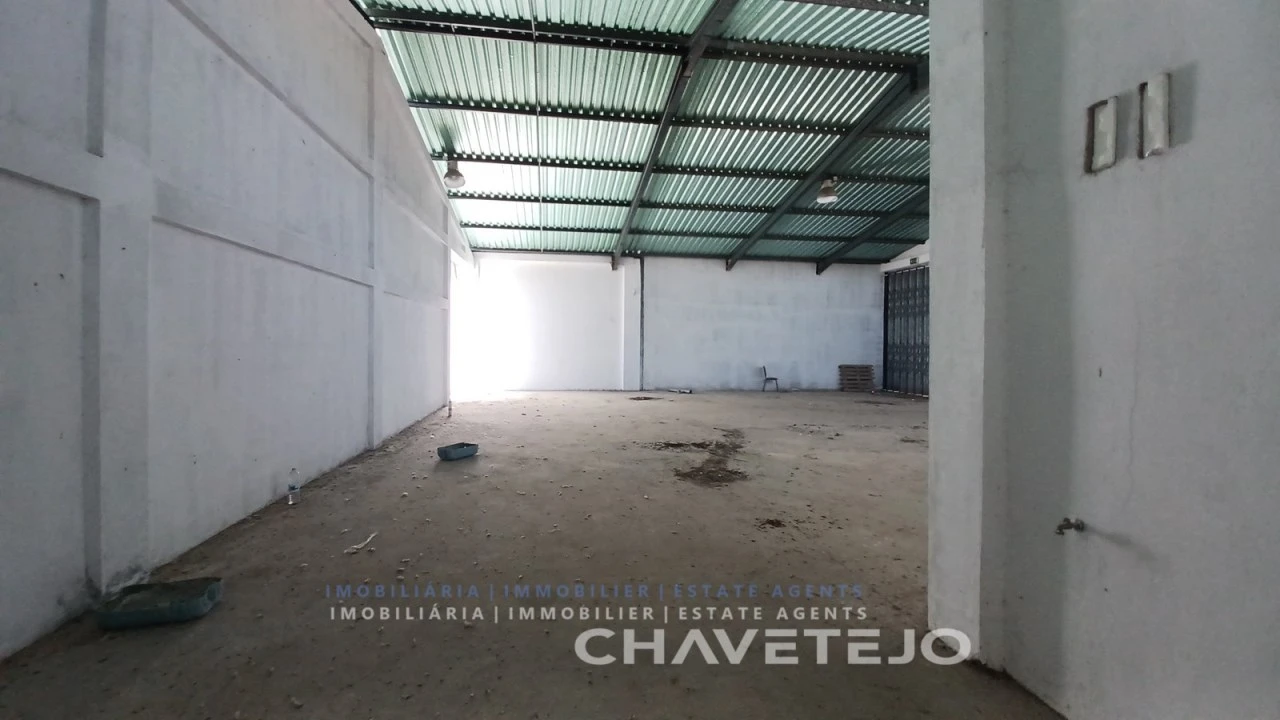 Prédio para Venda em São João Baptista e Santa Maria dos Olivais Foto 14