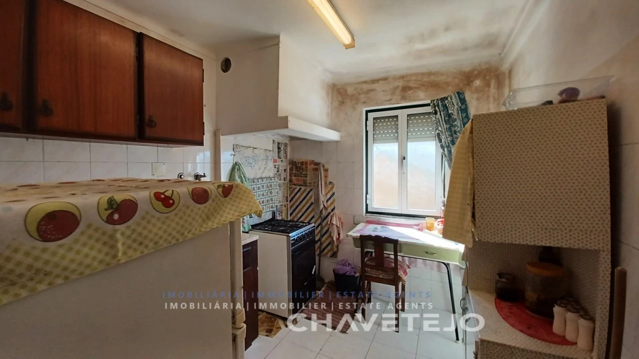 Prédio para Venda em São João Baptista e Santa Maria dos Olivais Foto 25