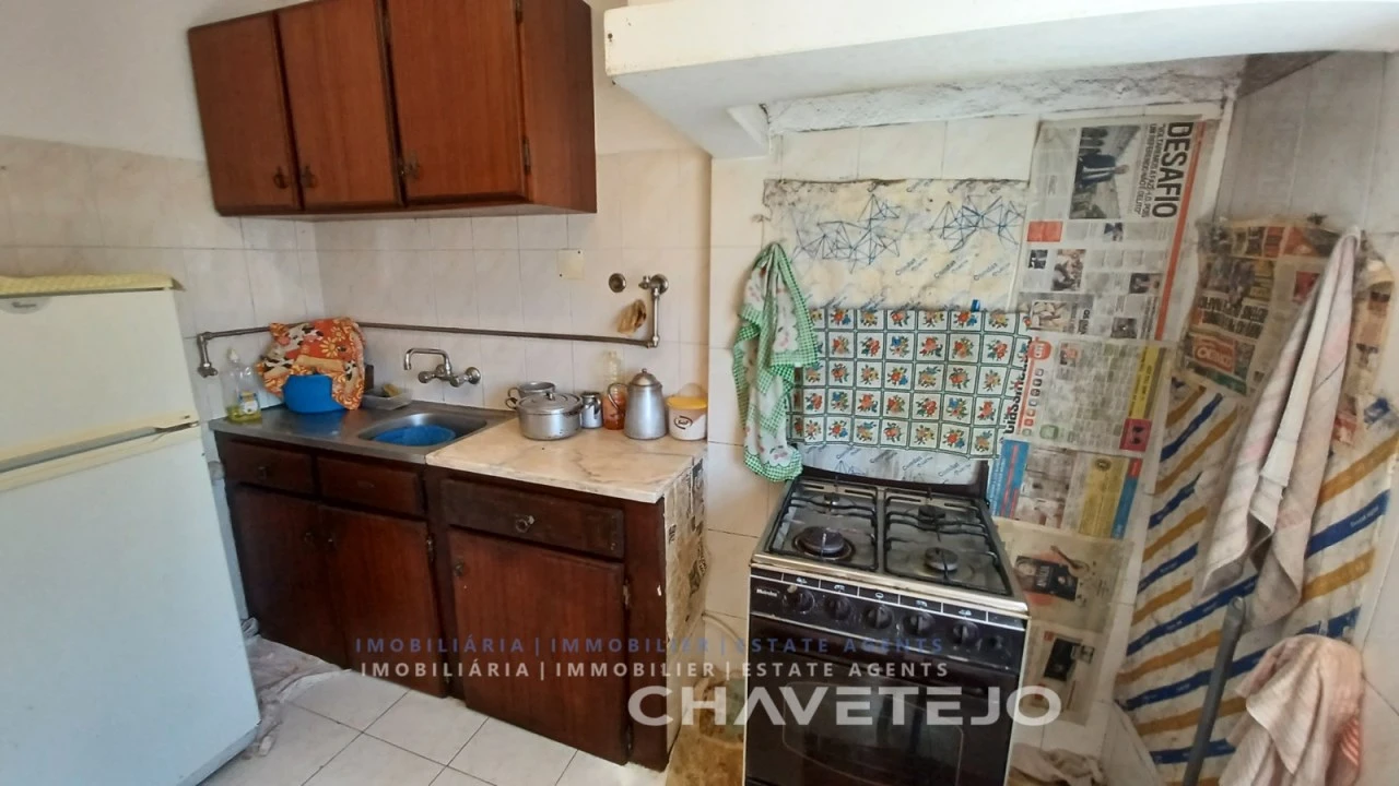 Prédio para Venda em São João Baptista e Santa Maria dos Olivais Foto 27