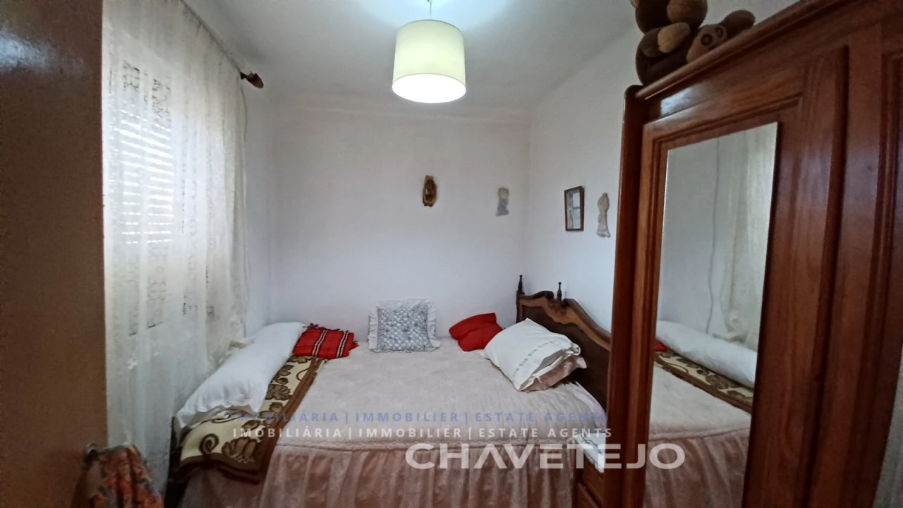 Prédio para Venda em São João Baptista e Santa Maria dos Olivais Foto 35